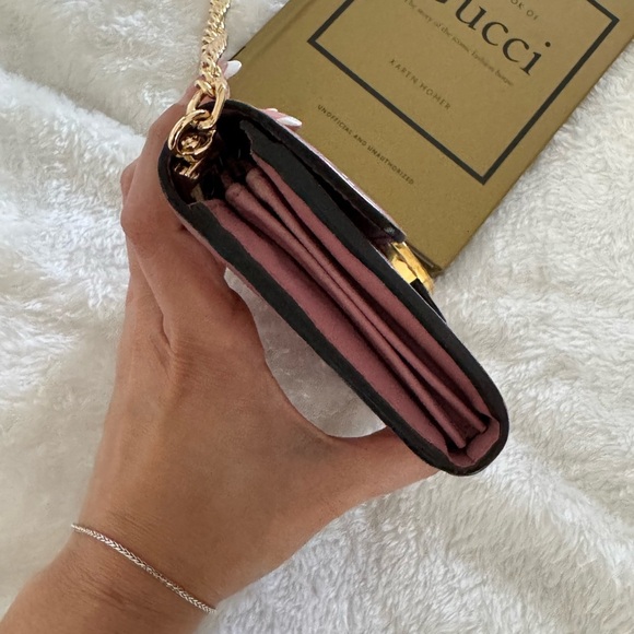 Gucci Pink Leather Wallet with Gold Chain - Picture 6 of 10